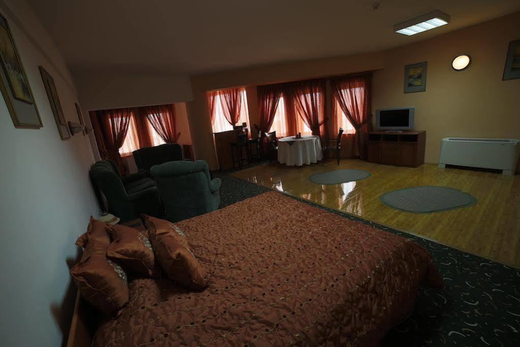 Hotel Kristal Palas Prilep Exterior foto